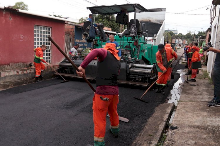 ‘Asfalta Manaus’ da prefeitura intensifica obras de pavimentação na zona Leste, a partir da comunidade Coliseu 3