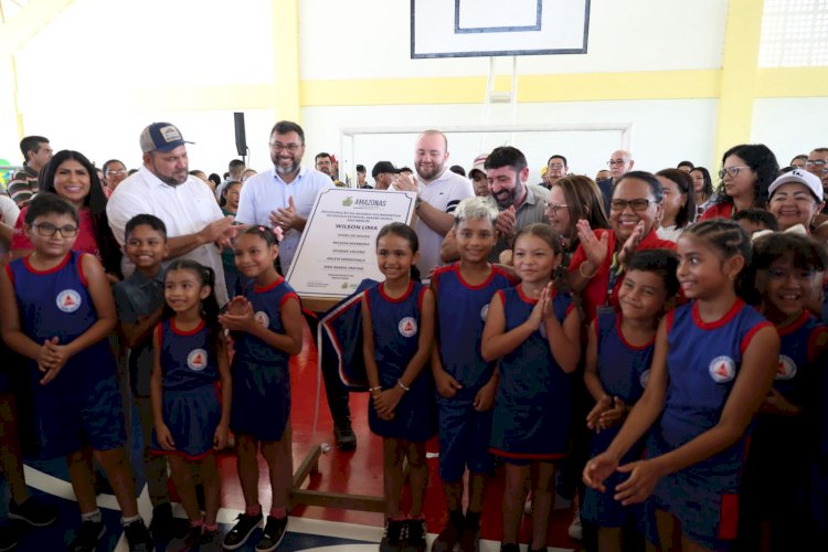 Em Tefé, Governo do Amazonas fortalece o setor social e entrega nova quadra poliesportiva para alunos da rede estadual