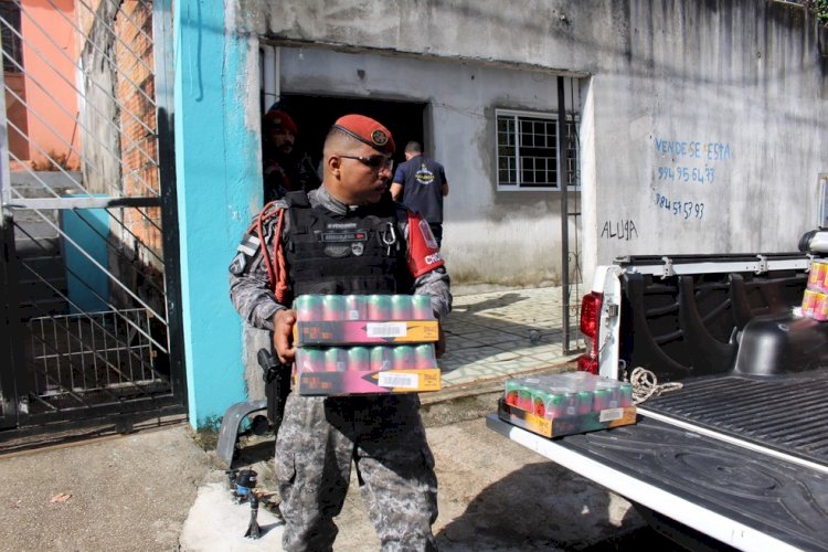 Cerca de quatro toneladas de alimentos com validade adulterada são apreendidas na Zona Oeste de Manaus