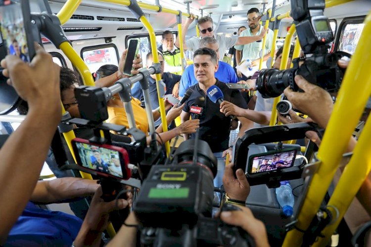 Prefeitura de Manaus entrega 14 novos ônibus para atender 85 mil famílias no Viver Melhor