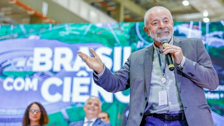 Quaest: Aprovação de Lula vai a 54% e volta a se descolar de reprovação, de 43%