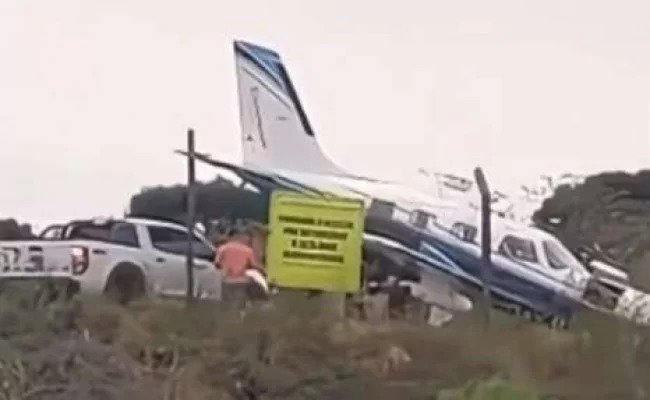 Avião que levava deputada Caroline de Toni faz pouso forçado no PR; VÍDEO