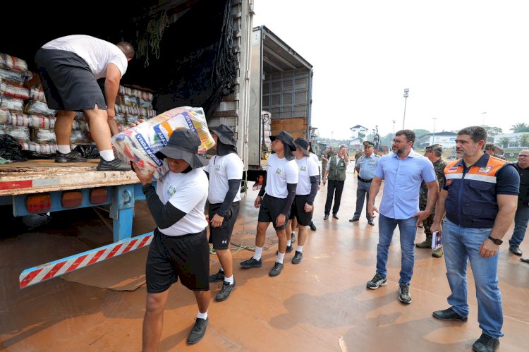 Governador Wilson Lima acompanha primeiro envio de ajuda humanitária para municípios já afetados pela estiagem