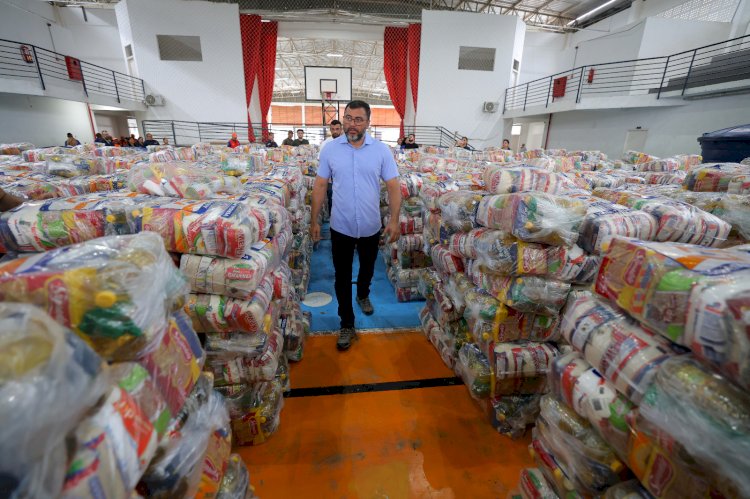 Governador Wilson Lima entrega 150 toneladas de ajuda humanitária para municípios afetados pela estiagem no Alto Solimões