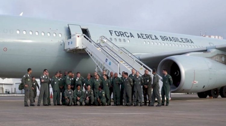 Avião da FAB decola do Líbano com brasileiros resgatados; previsão de chegada ao Brasil é neste domingo