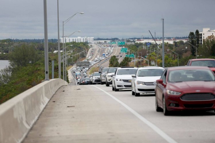 Furacão Milton se aproxima da Flórida e evacuação na área de Tampa é acelerada