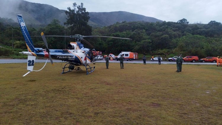 Helicóptero dos bombeiros cai e mata tripulação durante buscas de monomotor em MG