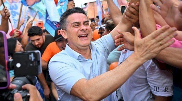 David Almeida, do Avante, é reeleito prefeito de Manaus