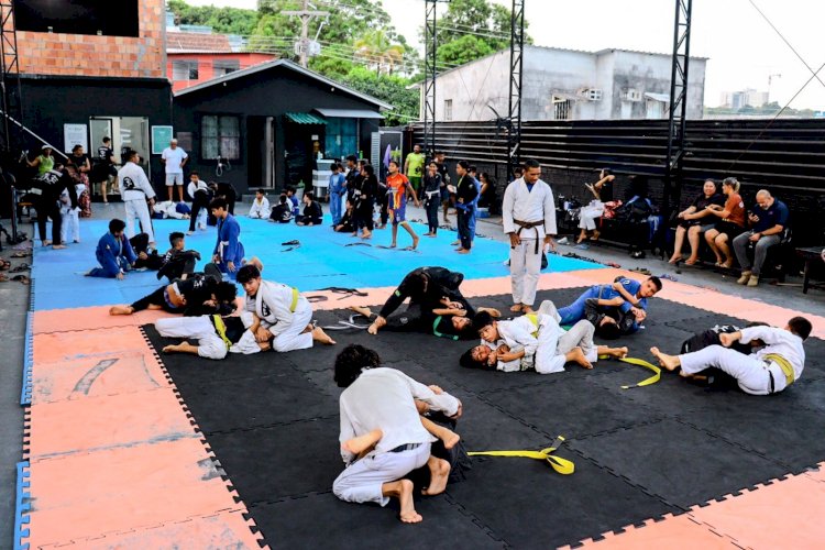 Atletas do ‘Jovens Embaixadores’ buscam terminar ano entre as 5 melhores academias de jiu-jitsu no ranking profissional