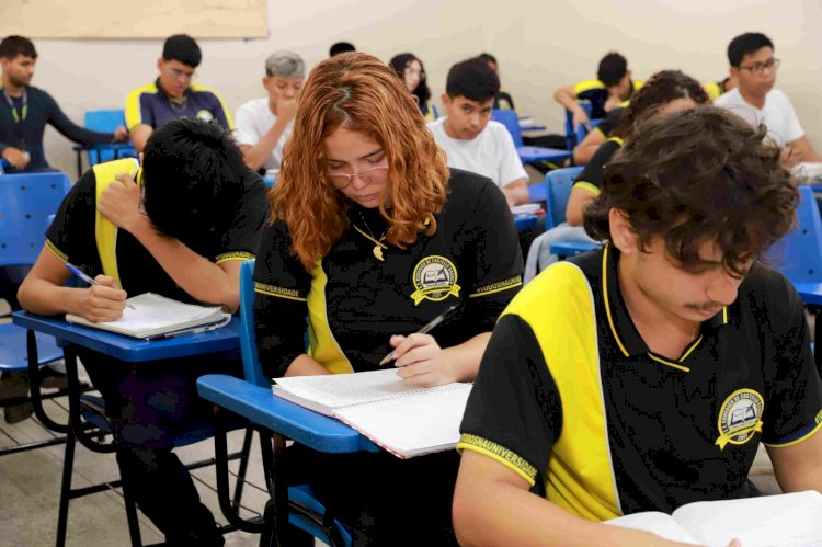 Mais de 45 mil alunos da rede estadual do Amazonas realizam o Enem no domingo