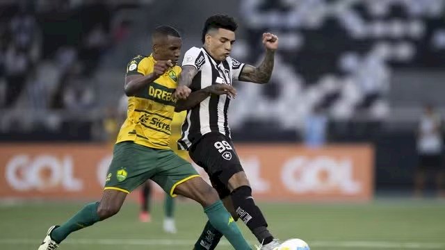 Botafogo empata com o Cuiabá, em casa, e perde a chance de abrir mais vantagem no Brasileiro, pela 33° Rodada do Campeonato Brasileiro Série A