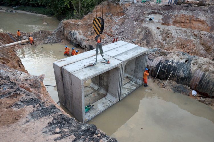 Em 48 horas de obra, Prefeitura de Manaus instala novas aduelas na avenida Mário Ypiranga Monteiro