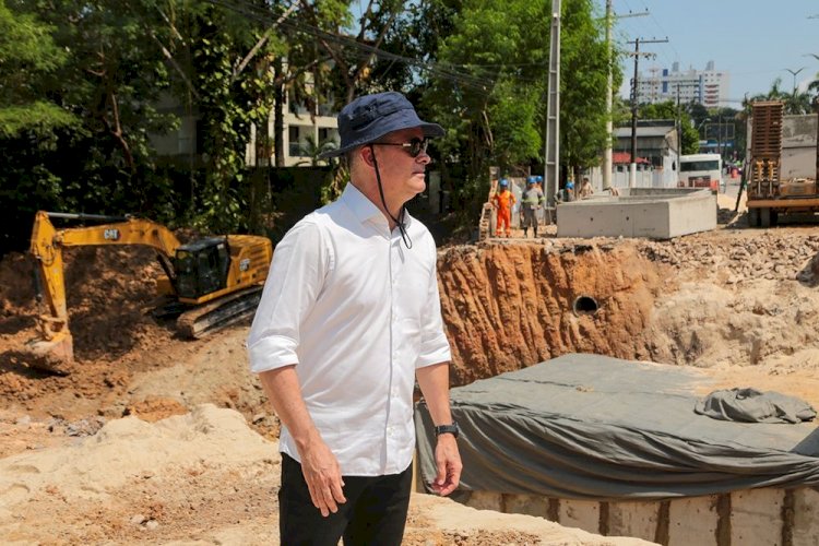 Prefeito David Almeida anuncia liberação do tráfego de veículos na avenida Mário Ypiranga