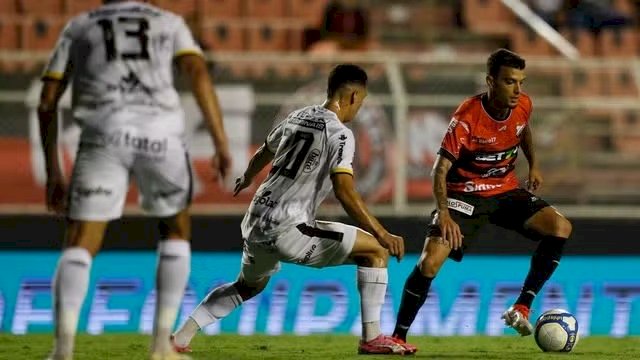 AMAZONAS VENCE O REBAIXADO ITUANO PELA ÚLTIMA RODADA DA SÉRIE B DO CAMPEONATO BRASILEIRO.