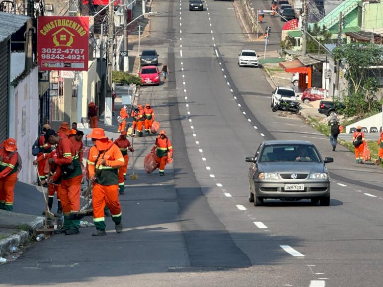 Prefeitura de Manaus intensifica limpeza urbana no centro da cidade neste domingo