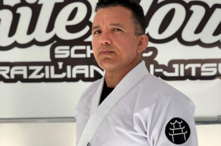 Vítima diz que professor de jiu-jitsu dava remédios para dormir e cometer abusos durante viagens; polícia investiga