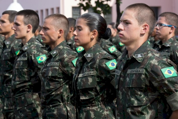 Alistamento militar feminino começa em 1° de janeiro; veja detalhes