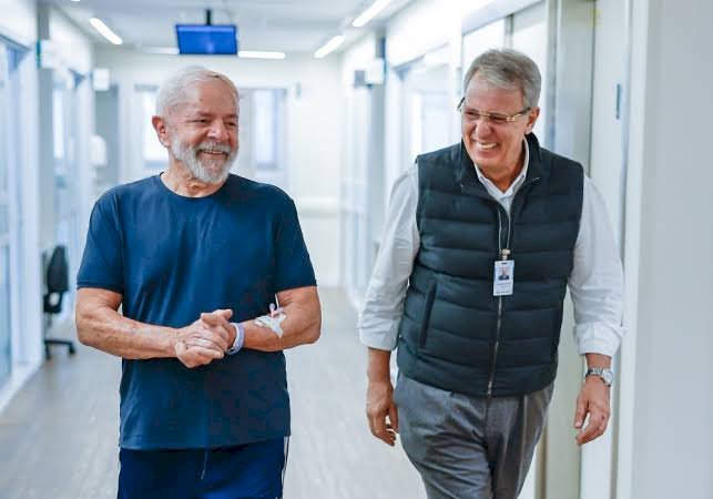 Lula tem alta do hospital após cirurgia de emergência na cabeça