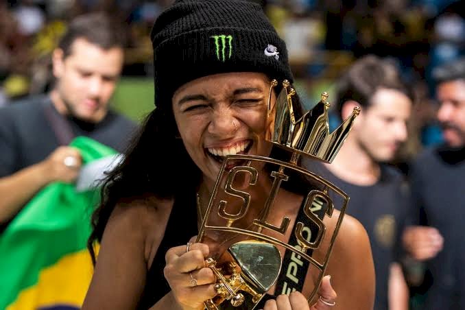 Rayssa Leal dá show e conquista o tricampeonato do SLS Super Crown