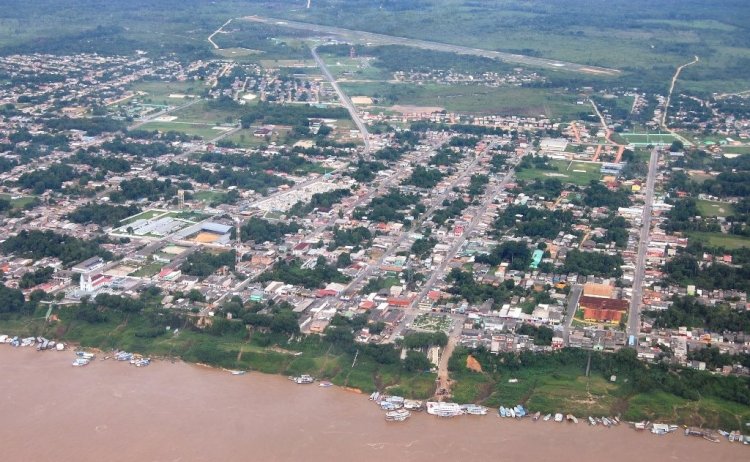 Avião de pequeno porte cai em comunidade "Boca do Rio", em Manicoré