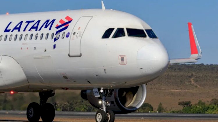 Avião da Latam declara emergência e faz pouso forçado em Brasília