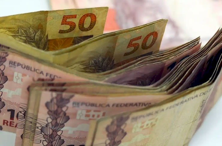 Novo salário mínimo e regras para bets: saiba o que passa a valer em 2025