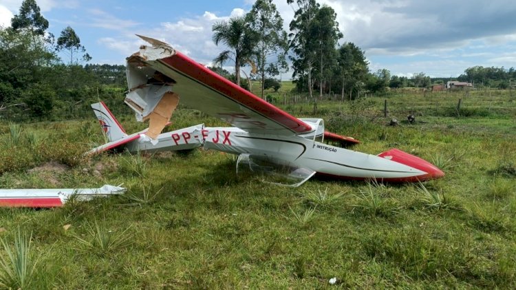 Avião planador de pequeno porte cai em Montenegro, no RS