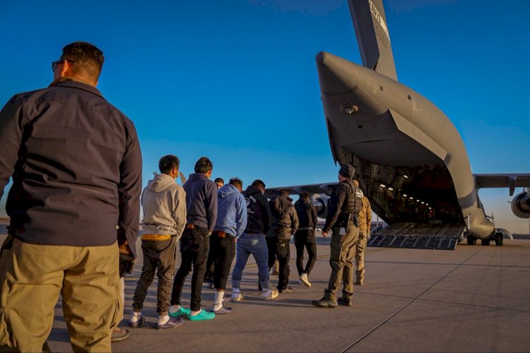 Governo americano deve enviar novo avião a Manaus para mandar deportados a BH, diz PF