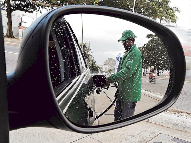 Petrobras anuncia reajuste do diesel a partir deste sábado