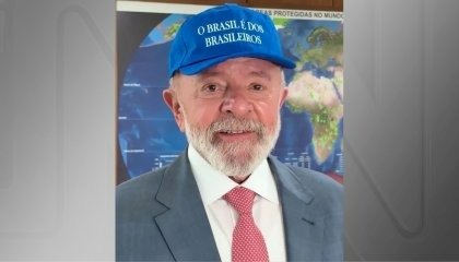 “Guerra dos bonés”: Lula aparece com acessório usado por aliados