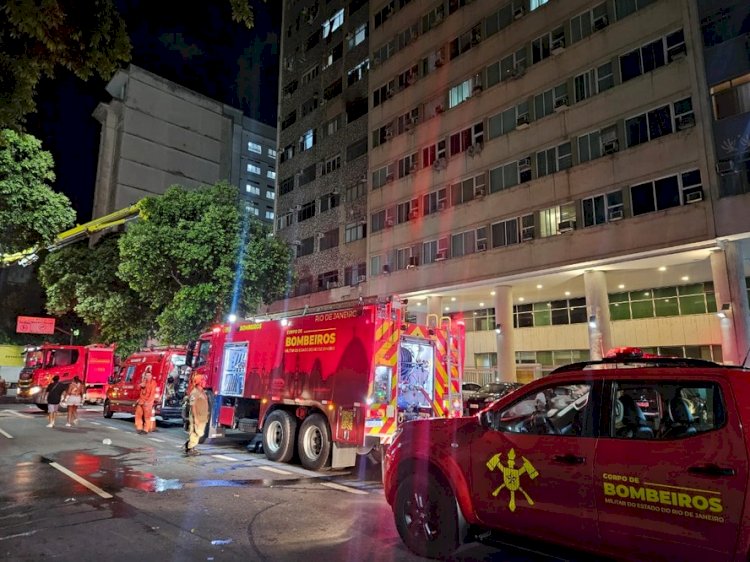 Incêndio em prédio residencial na Lapa tem ao menos 19 feridos; um deles está em estado grave no hospital