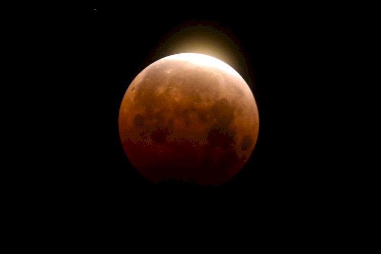 'Lua de Sangue': Eclipse total da Lua acontece na madrugada de sexta-feira; saiba como acompanhar